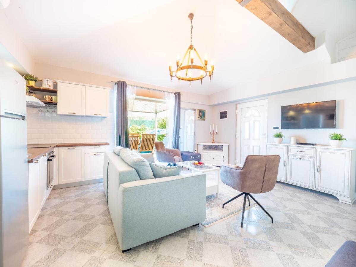 Villa Krasna Kuca à Labin  Extérieur photo