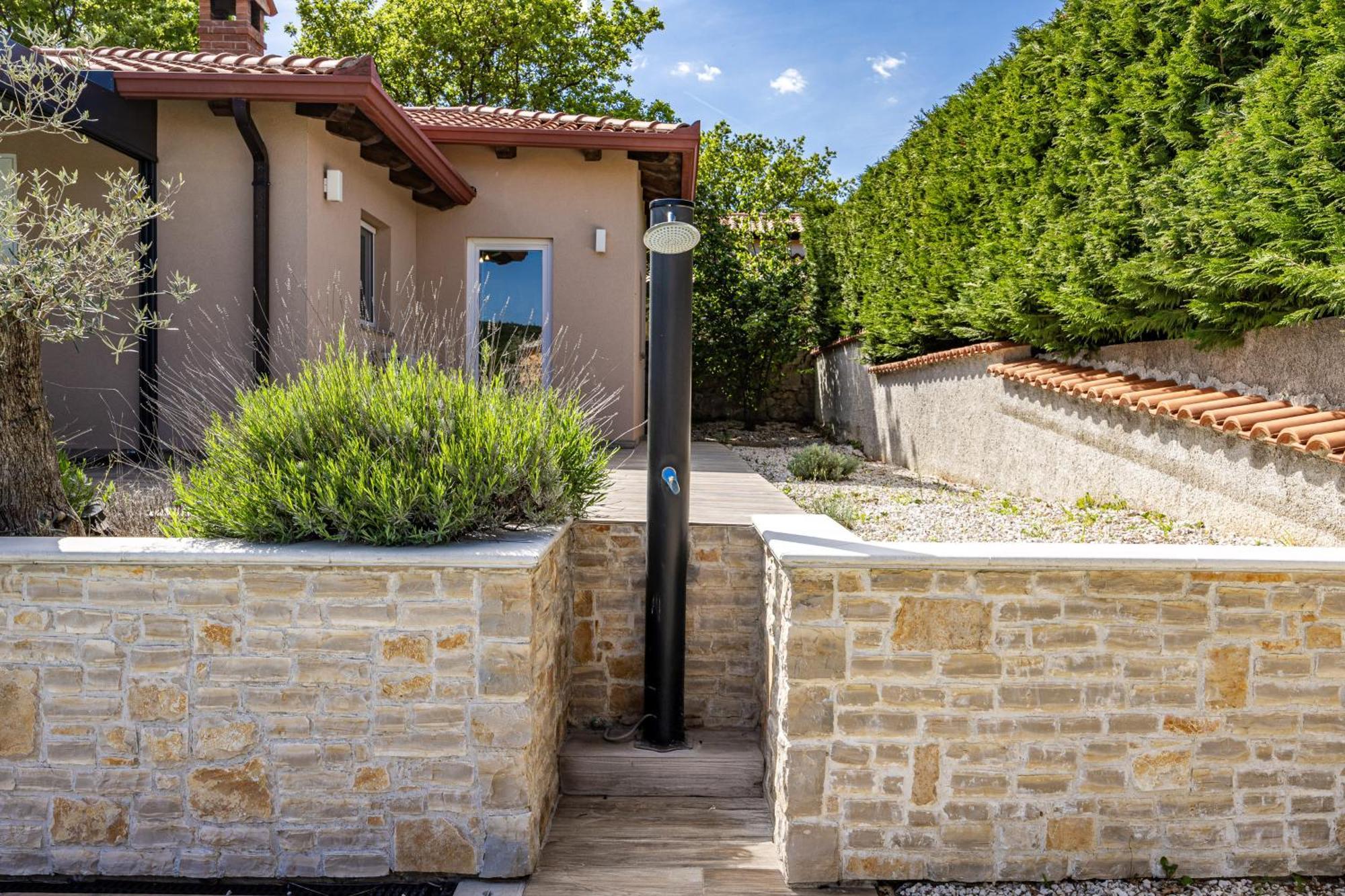 Villa Krasna Kuca à Labin  Extérieur photo